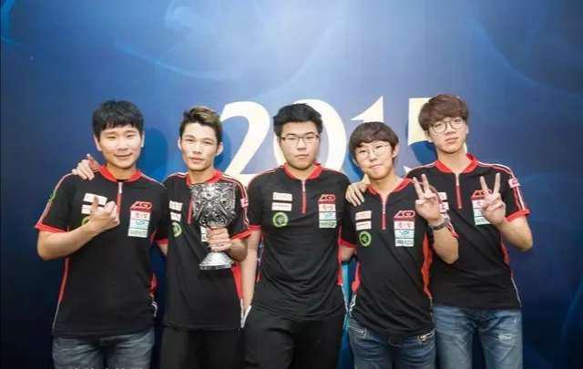 前锋的跑位 前锋的跑位