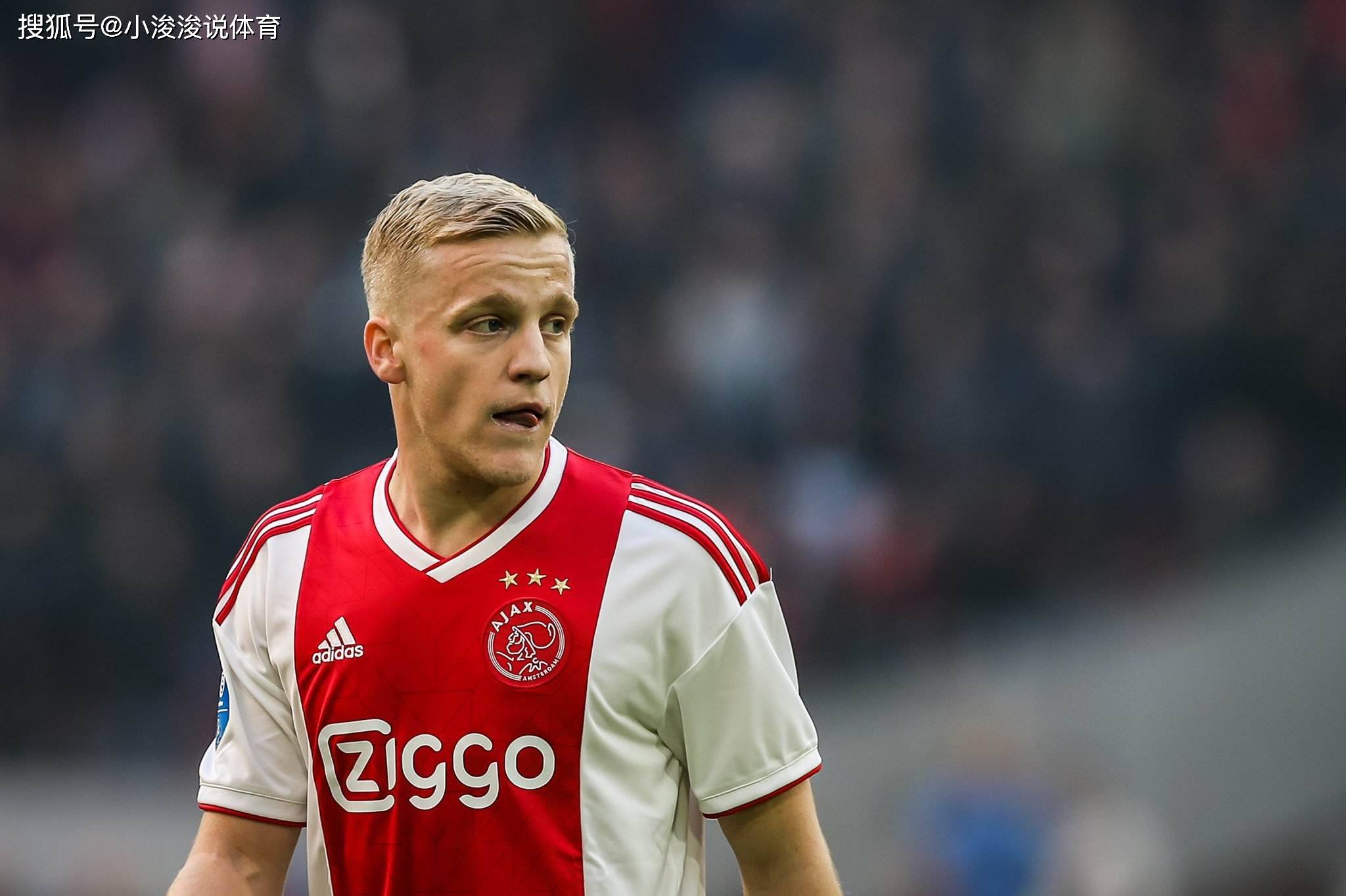 字母哥三喜 字母哥三喜